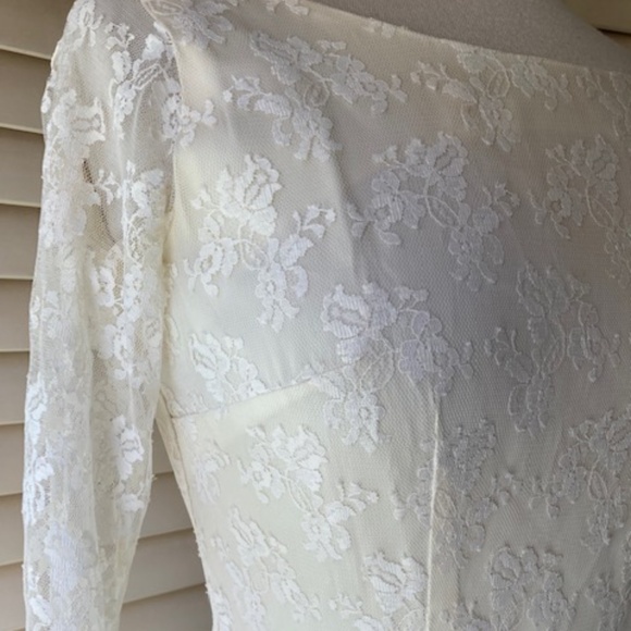 Vintage Ivory Lace Wedding Gown - Picture 9 of 16
